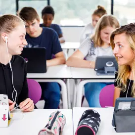 Leerlingen voortgezet onderwijs maken Kijk- en luistertoets Leerlingen voortgezet onderwijs maken Kijk- en luistertoets