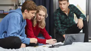 CitoLab - drie leerlingen maken huiswerk CitoLab - drie leerlingen maken huiswerk