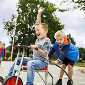 Leerlingen primair onderwijs in de zandbak Leerlingen primair onderwijs in de zandbak