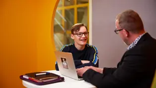 Cito volgsysteem VO - docent bespreekt resultaten met leerling Cito volgsysteem VO - docent bespreekt resultaten met leerling