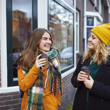 CitoLab - twee studenten met koffie to go