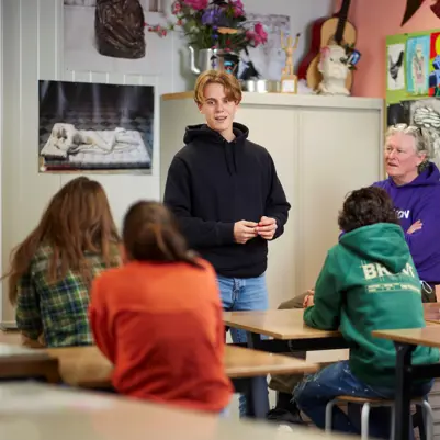 Cito volgsysteem VO - leerling presenteert voor klas Cito volgsysteem VO - leerling presenteert voor klas