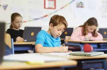 Leerlingen primair onderwijs in de klas Leerlingen primair onderwijs in de klas