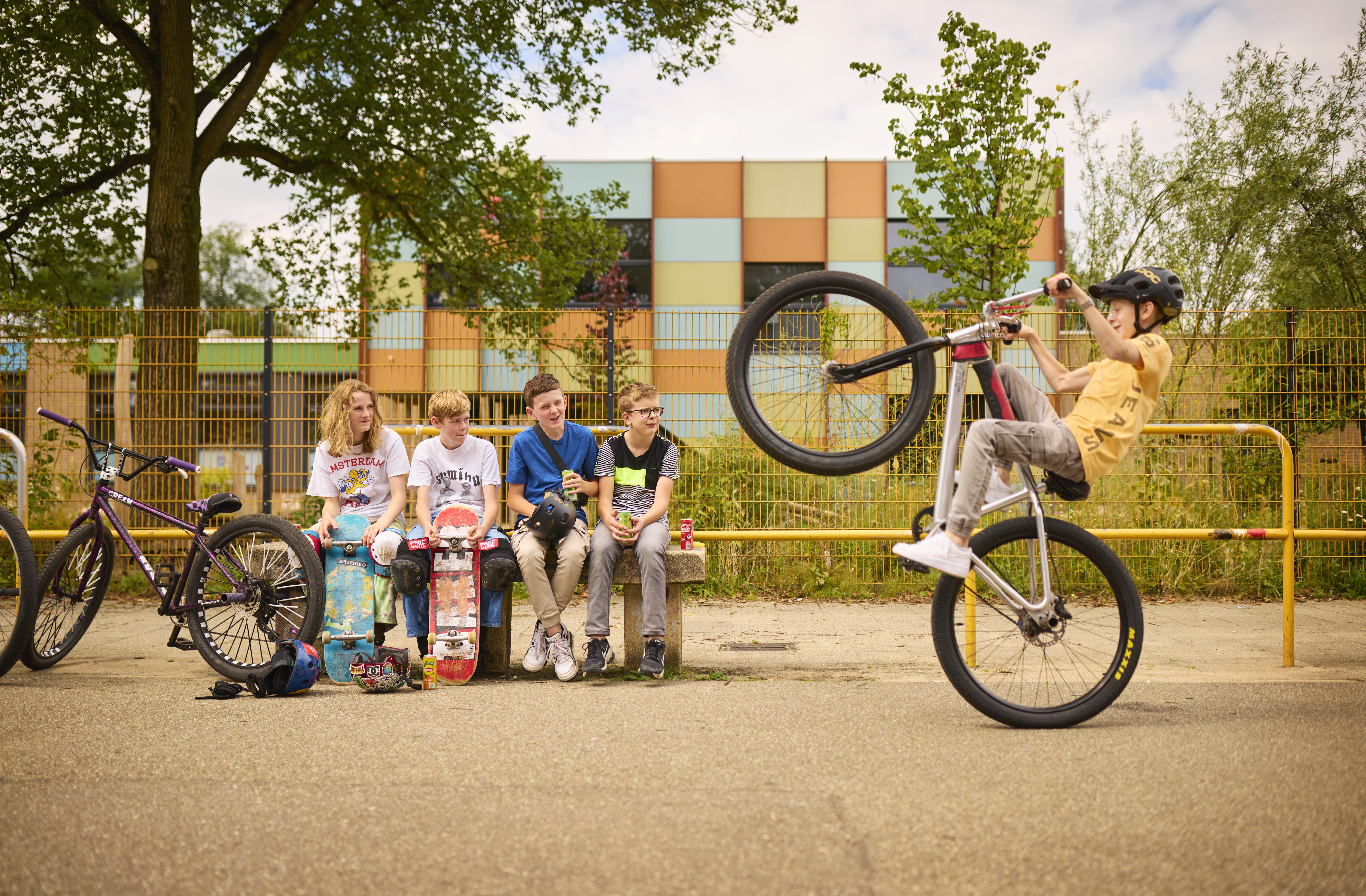 Kinderen in skatepark