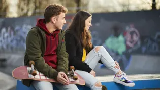 CitoLab - twee leerlingen met skateboard CitoLab - twee leerlingen met skateboard