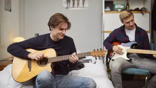 CitoLab - twee studenten met gitaar CitoLab - twee studenten met gitaar