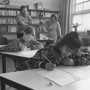 Het ontstaan van Cito Kinderen van Berlageschool bezig met Citotoets 17 februari 1987 Fotograaf Gerrits, Roland Nationaal Archief