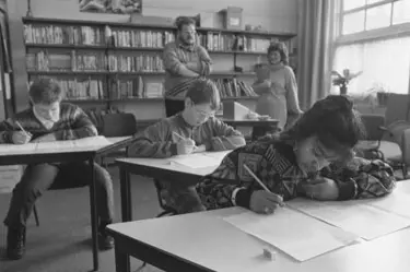 Het ontstaan van Cito Kinderen van Berlageschool bezig met Citotoets 17 februari 1987 Fotograaf Gerrits, Roland Nationaal Archief